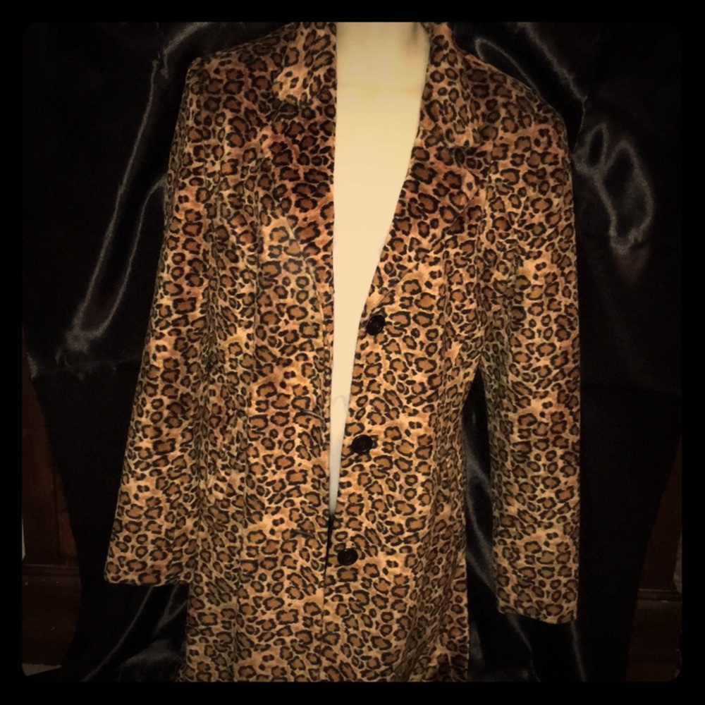 Mitsubishi London by Adler leopard coat
